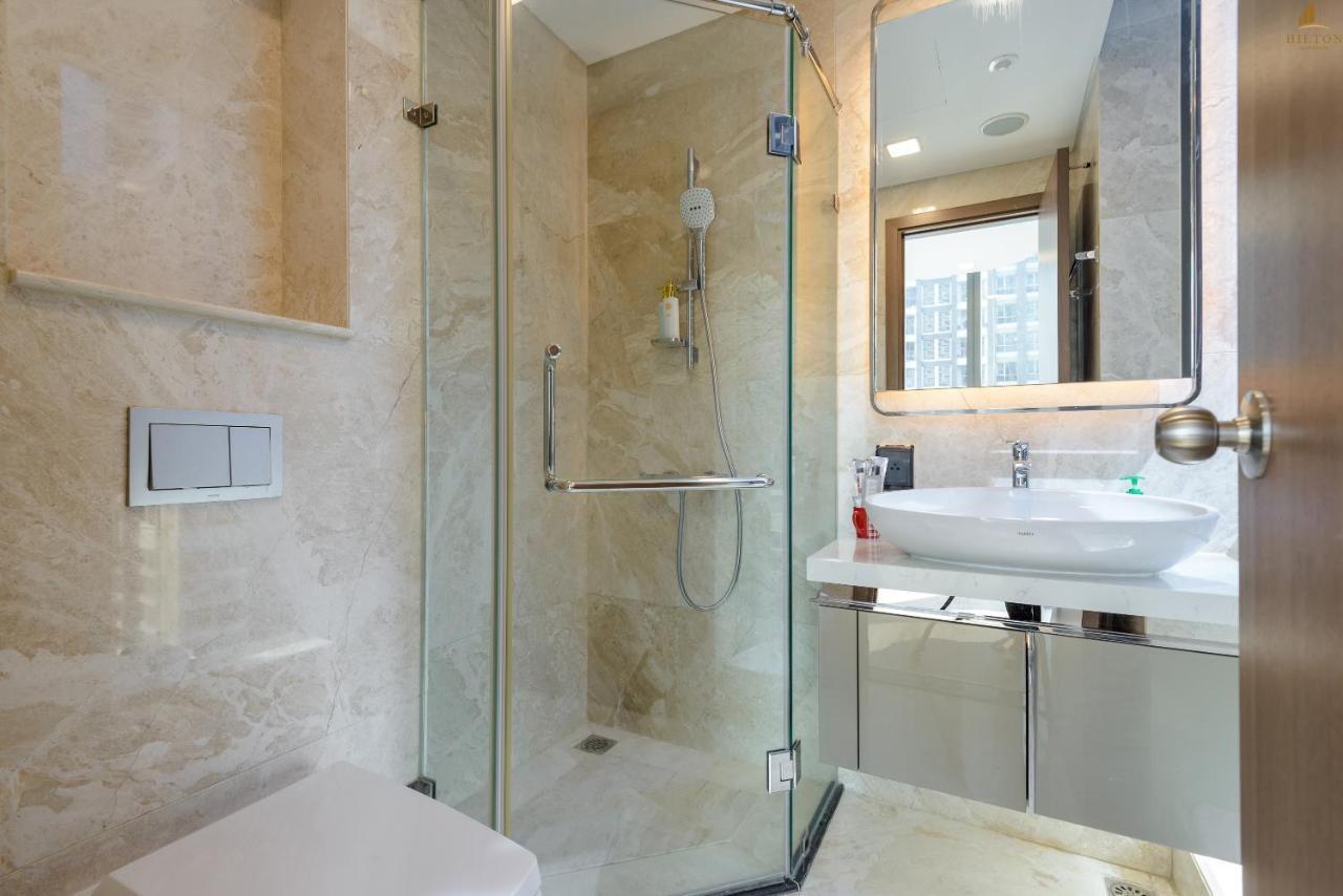 Hilton Residence - Landmark 81 Vinhomes Central Park Ho Chi Minh City Bagian luar foto
